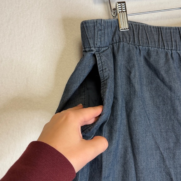 Eileen Fisher 100% Cotton Lightweight Denim-Wash Soft Pants - Picture 4 of 6